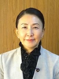 山崎佳奈議員