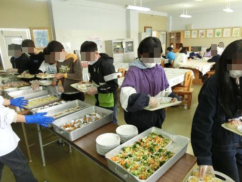 バイキング給食２