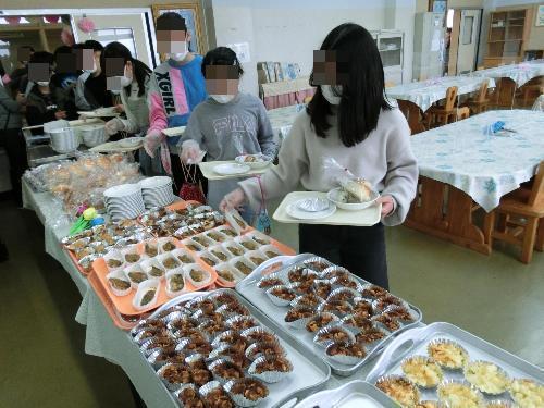 バイキング給食９